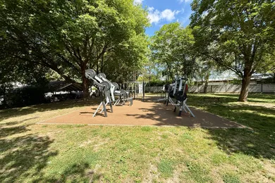 Na predaj 4-izbový byt, 110 m², Bratislava-Jarovce, Ovocná