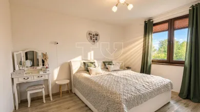 Na predaj 4-izbový dom, 196 m², Oponice
