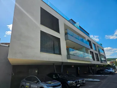 Na predaj 5-izbový byt, 155 m², Bratislava-Nové Mesto
