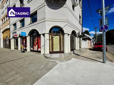 Коммерческие помещения в аренду, Komárno · €350