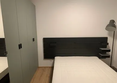 Na prenájom 2-izbový byt, 48 m², Bratislava-Ružinov, Plynárenská