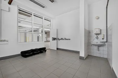 Na prenájom komerčné, 246 m², Bratislava-Nové Mesto, Vajnorská