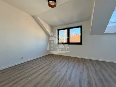 Na predaj 3-izbový byt, 71 m², Banská Bystrica, Cintorínska