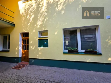 Na prenájom komerčné, 65 m², Žilina