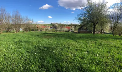 Na predaj pozemok, Dežerice