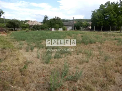 Na predaj pozemok, 812 m², Hronovce, -