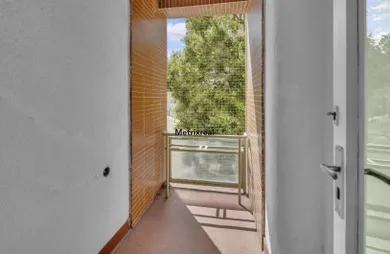 Na prenájom komerčné, 18 m², Bratislava-Staré Mesto, Námestie SNP