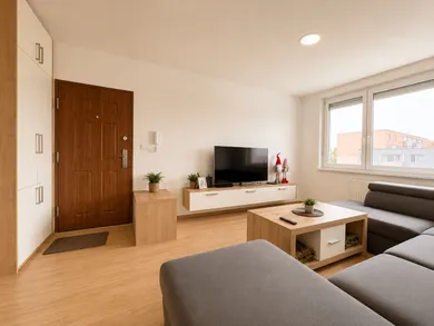 Na predaj 3-izbový byt, 75 m², Komárno, Meštianska ul.
