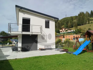 Na prenájom dom, 849 m², Snežnica