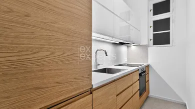 Na prenájom 2-izbový byt, 64 m², Bratislava-Staré Mesto, Žilinská