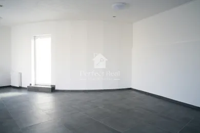 Na predaj objekt, 156 m², Mosonmagyaróvár