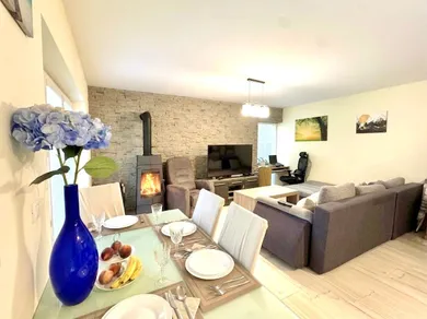 Na predaj 3-izbový byt, 86 m², Malinovo, Tri vody
