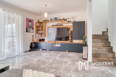Na predaj dom, 108 m², Bratislava-Ružinov, -