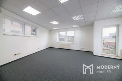 Na prenájom komerčné, 100 m², Trenčín, Jilemnického