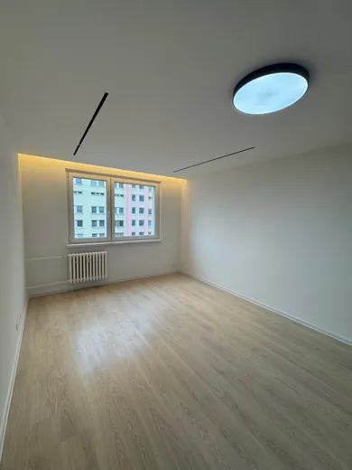 Na predaj 3-izbový byt, 54 m², Bratislava-Petržalka, Lachova