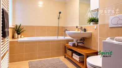 Na prenájom 2-izbový byt, 50 m², Bratislava-Ružinov, Rezedova
