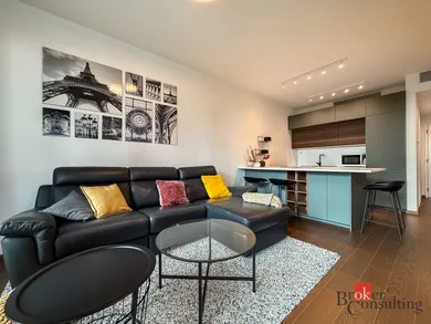 Na prenájom 2-izbový byt, 50 m², Bratislava-Staré Mesto, Továrenská