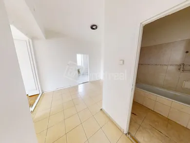 Na predaj 3-izbový byt, 72 m², Lučenec, Ulica mieru