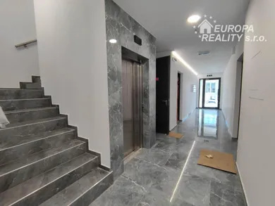 Na predaj byt v Bratislava-Karlova Ves · €409 900 · Novostavba