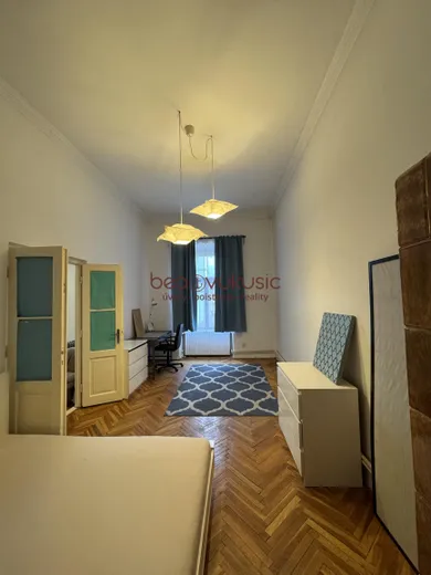 Byty na prenájom 3-izbový, Košice-Staré Mesto · €400