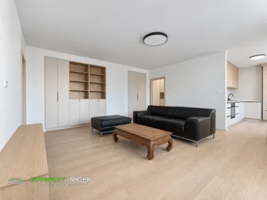 Na prenájom 2-izbový byt, 52 m², Prešov, Pavlovičovo námestie