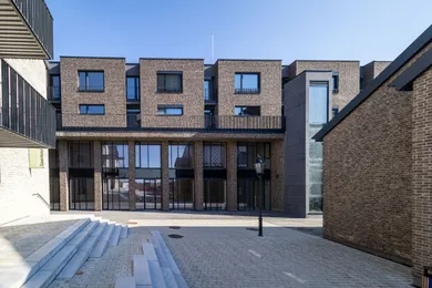 Na predaj komerčné, 154 m², Bratislava-Jarovce, Smaragdová