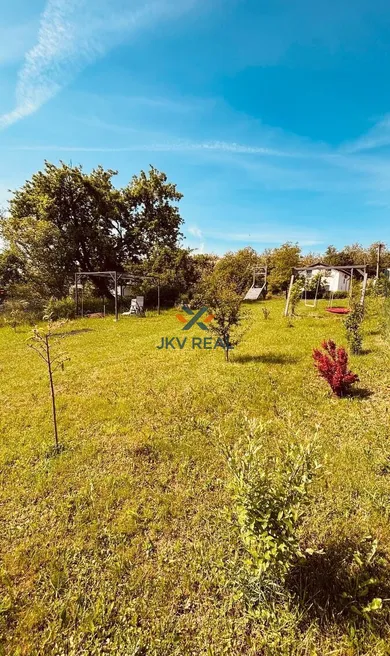 Na predaj pozemok, 863 m², Ladice