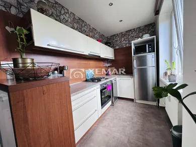 Mieszkania na wynajem, 2-pokojowe, Banská Bystrica · €750