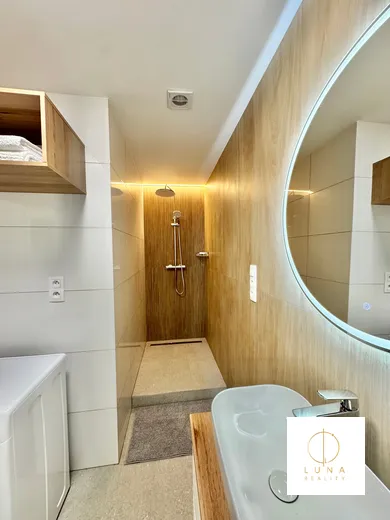 Na prenájom 3-izbový byt, 59 m², Bratislava-Ružinov, Rezedová