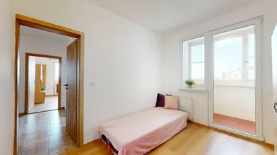 Byty na prenájom 1-izbový, Bratislava-Rača · €350