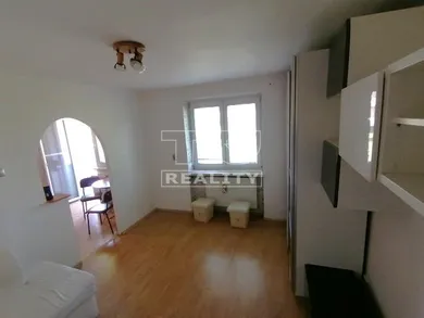 Na predaj 1-izbový byt, 34 m², Dubnica nad Váhom