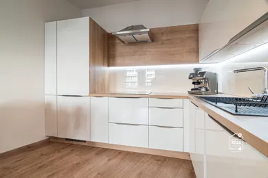Na prenájom 2-izbový byt, 58 m², Košice-Staré Mesto, Strojárenská