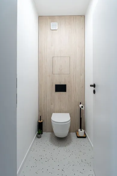 Na prenájom 2-izbový byt, 56 m², Komárno, Nám. Kossutha