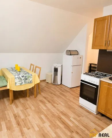 Na prenájom 2-izbový byt, 60 m², Sereď, SNP