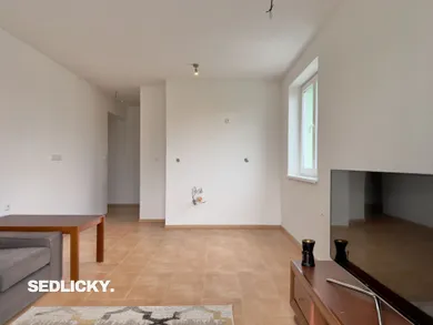 Na predaj 3-izbový byt, 70 m², Prievidza, Na Karasiny