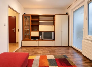 Na predaj 3-izbový byt, 74 m², Komárno, Ulica Stavbárov