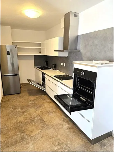 Byty na predaj 2-izbový, Bratislava-Karlova Ves · €300 000