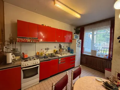 Domy na sprzedaż, 6-pokojowe, Žilina · €440 000