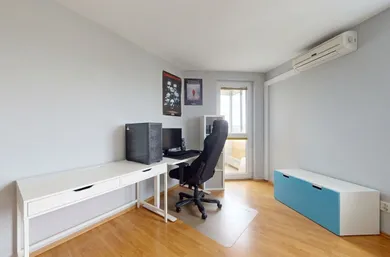 Na predaj 3-izbový byt, 70 m², Bratislava-Petržalka, Humenské námestie