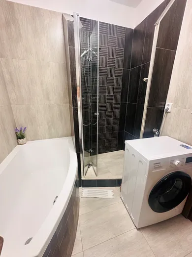 Na prenájom 4-izbový byt, 105 m², Bratislava-Ružinov, Klincová