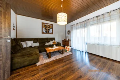 Na predaj 8-izbový dom, 144 m², Hegyeshalom