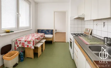 Na predaj 4-izbový byt, 77 m², Bratislava-Dúbravka, Sekurisova