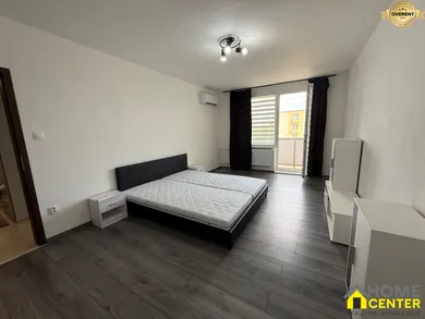 Na prenájom 3-izbový byt, 82 m², Nové Zámky, Ľ Štúra