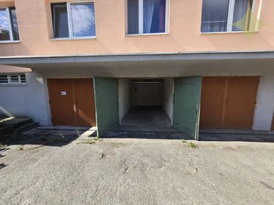 Objekty na predaj, Bratislava-Dúbravka · €48 000