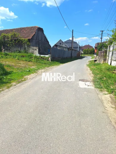 Na predaj pozemok, 410 m², Bačkovík, -