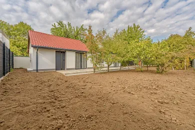 Na predaj 2-izbový dom, 460 m², Pezinok, Kutuzovova