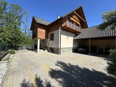 Domy na sprzedaż, Liptovský Mikuláš · €595 000