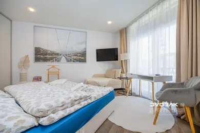 Kiadó lakások, 1-szobás, Banská Bystrica · €620