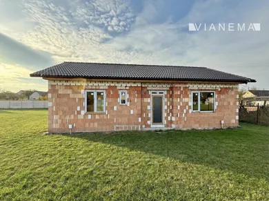 Domy na sprzedaż, 3-pokojowe, Horná Potôň · €189 990