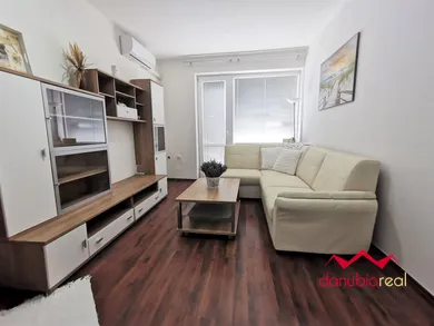 Mieszkania na wynajem, 2-pokojowe, Komárno · €550